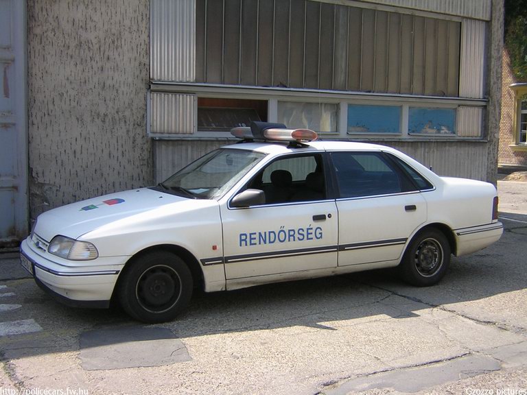 Ford Scorpio, fotó: Gzozzo pictures
Keywords: rendőrség rendőrautó rendőr RB28-46 magyar Magyarország