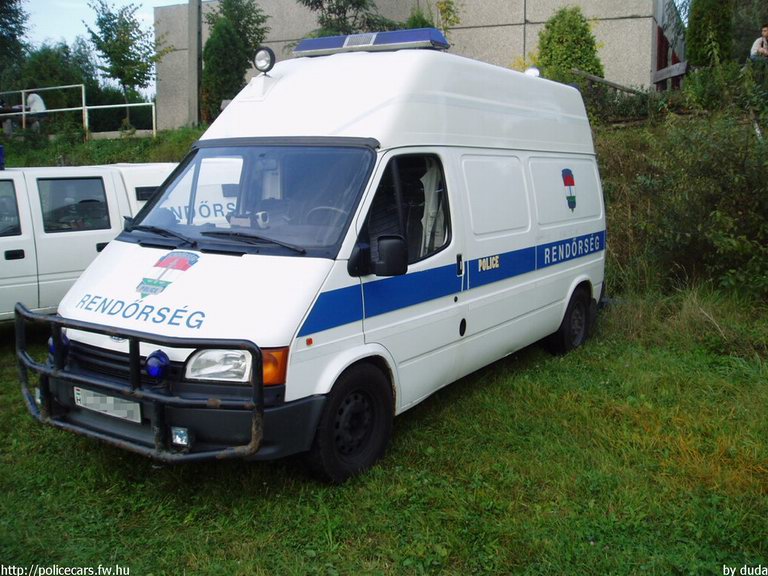 Ford Transit, fotó: duda
Keywords: rendőrség rendőrautó rendőr magyar Magyarország