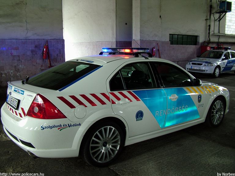 Ford Mondeo ST, fotó: Norbee
Keywords: rendőrség rendőrautó rendőr magyar Magyarország JNB-602