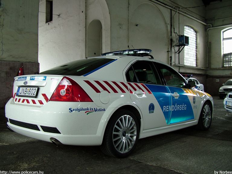 Ford Mondeo ST, fotó: Norbee
Keywords: rendőrség rendőrautó rendőr magyar Magyarország JNB-602