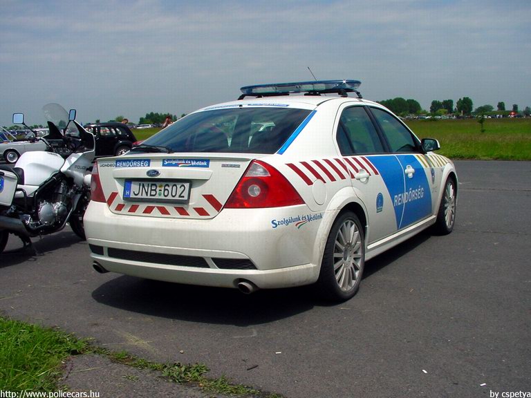 Ford Mondeo ST, fotó: Cspetya
Keywords: rendőrség rendőrautó rendőr magyar Magyarország JNB-602