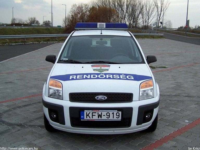 Ford Fusion, fotó: Krisz
Keywords: rendőrség rendőrautó rendőr magyar Magyarország KFW-919