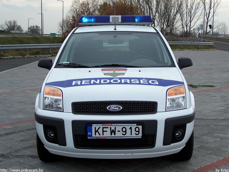 Ford Fusion, fotó: Krisz
Keywords: rendőrség rendőrautó rendőr magyar Magyarország KFW-919