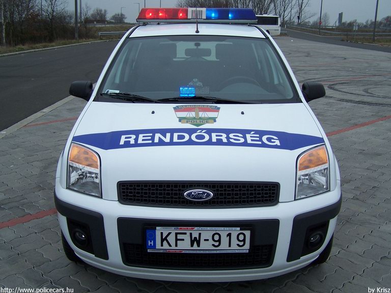 Ford Fusion, fotó: Krisz
Keywords: rendőrség rendőrautó rendőr magyar Magyarország KFW-919