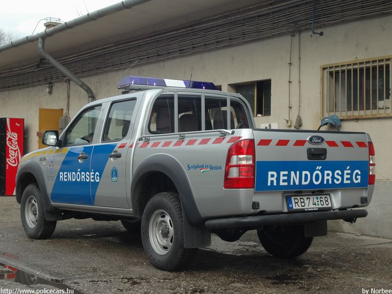 Ford Ranger, Pest Megyei Rendõr-fõkapitányság, fotó: Norbee
Keywords: rendőrség rendőrautó rendőr magyar Magyarország RB74-68