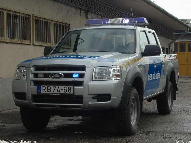 Ford Ranger, Pest Megyei Rendõr-fõkapitányság, fotó: Norbee
Keywords: rendőrség rendőrautó rendőr magyar Magyarország RB74-68