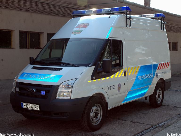 Ford Transit, fotó: Norbee
Keywords: rendőrség rendőrautó rendőr magyar Magyarország RB74-74