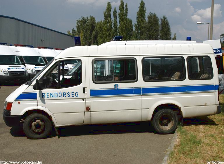 Ford Transit, fotó: Norbee
Keywords: rendőrség rendőrautó rendőr magyar Magyarország RB24-27
