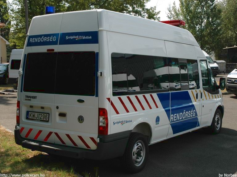 Ford Transit, fotó: Norbee
Keywords: rendőrség rendőrautó rendőr magyar Magyarország KWJ-296