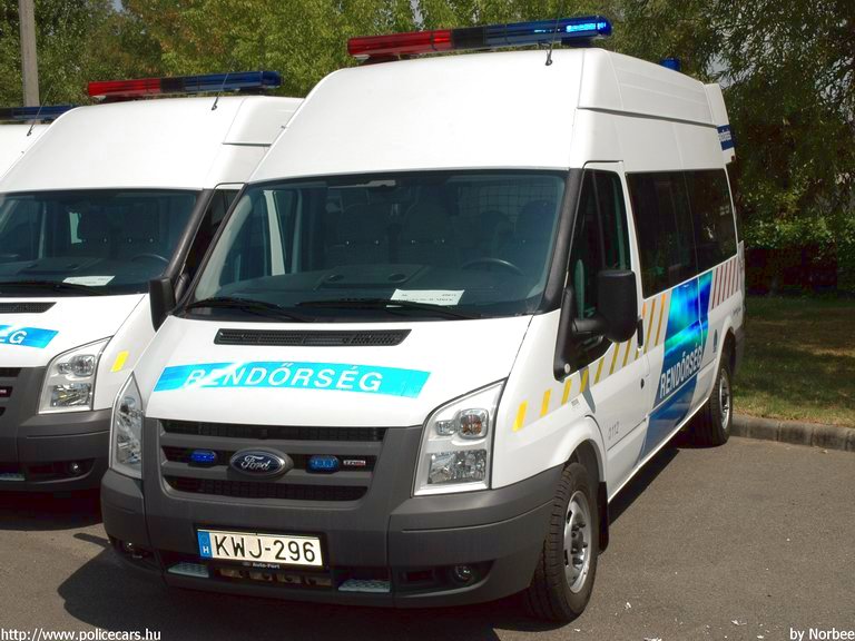 Ford Transit, fotó: Norbee
Keywords: rendőrség rendőrautó rendőr magyar Magyarország KWJ-296