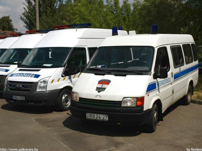 Ford Transit, fotó: Norbee
Keywords: rendőrség rendőrautó rendőr magyar Magyarország KWJ-296 RB24-27
