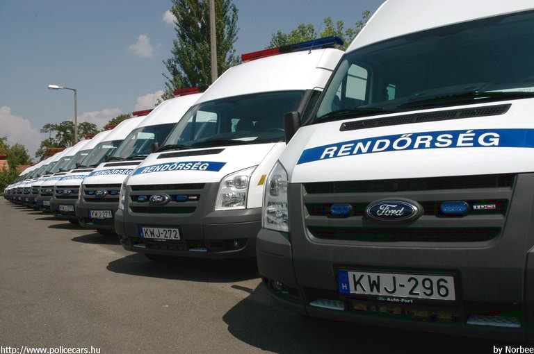Ford Transit, fotó: Norbee
Keywords: rendőrség rendőrautó rendőr magyar Magyarország KWJ-296