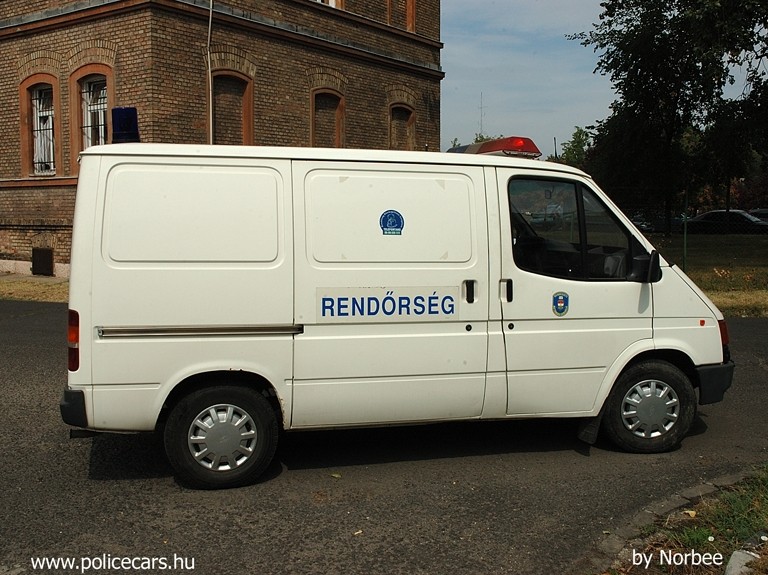 Ford Transit, fotó: Norbee
Keywords: rendőrség rendőrautó rendőr magyar Magyarország