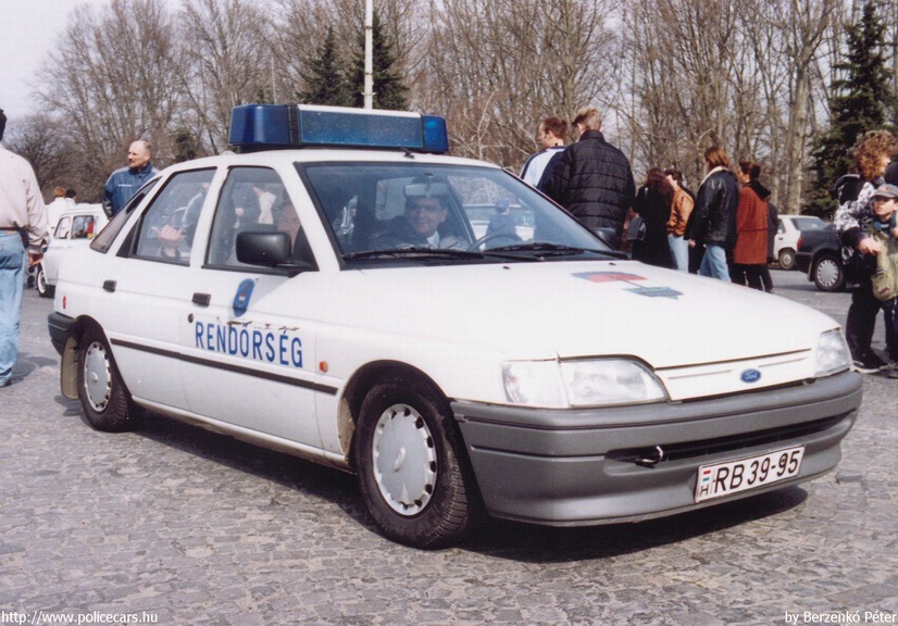 Ford Escort, fotó: Berzenkó Péter
Keywords: rendőrség rendőr rendőrautó magyar Magyarország