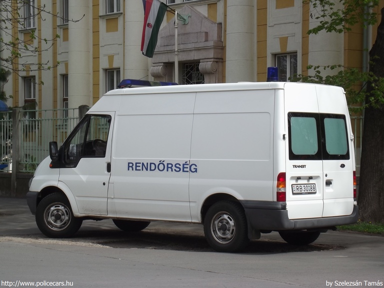 Ford Transit, fotó: Szelezsán Tamás
Keywords: rendőr rendőrautó rendőrség magyar Magyarország RB30-88