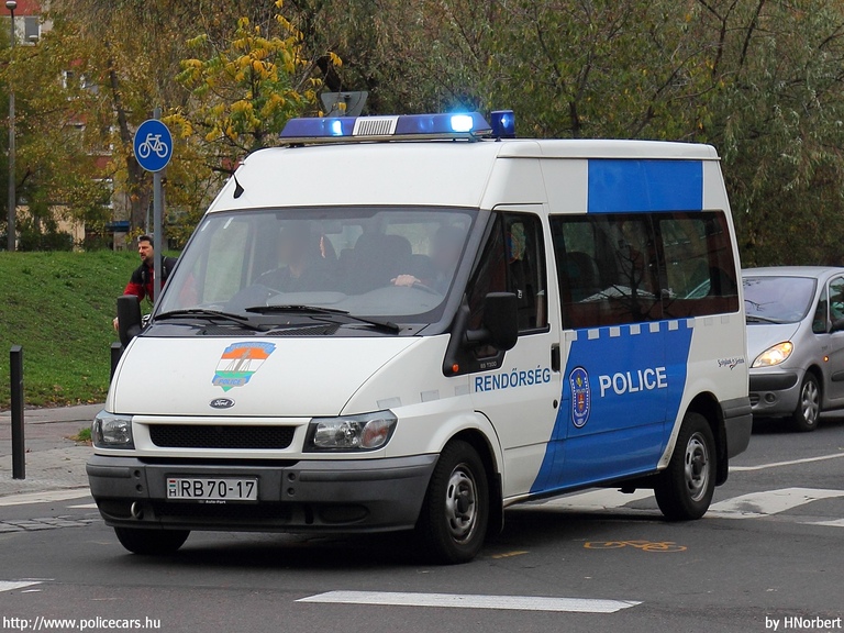 Ford Transit, fotó: HNorbert
Keywords: rendőr rendőrautó rendőrség magyar Magyarország RB70-17