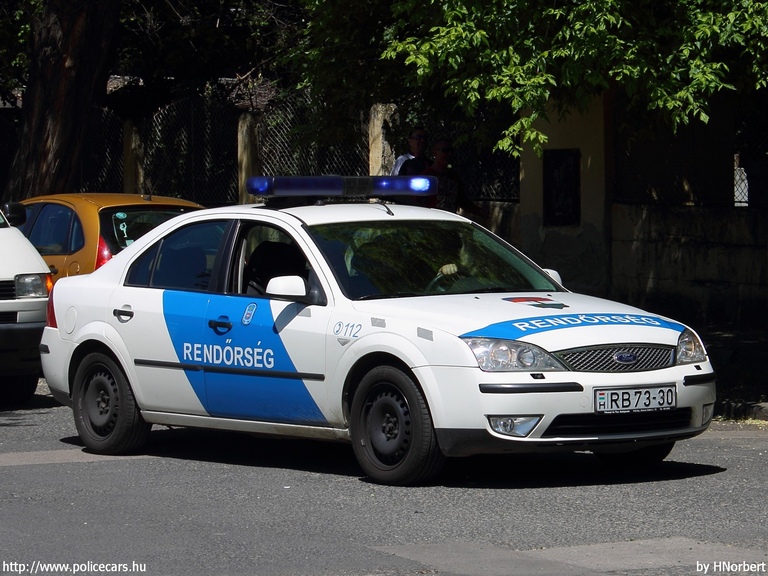 Ford Mondeo, fotó: HNorbert
Keywords: rendőrautó rendőrség rendőr magyar Magyarország RB73-30