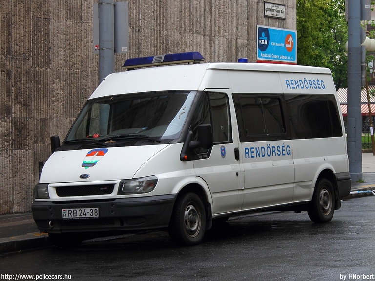 Ford Transit, fotó: HNorbert
Keywords: rendőrautó rendőrség rendőr magyar Magyarország RB24-38
