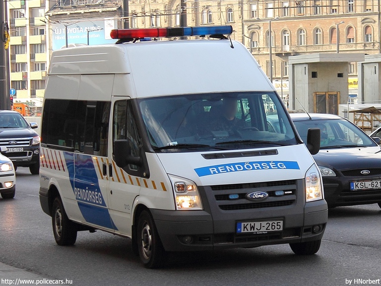Ford Transit, fotó: HNorbert
Keywords: rendőrautó rendőrség rendőr magyar Magyarország KWJ-265
