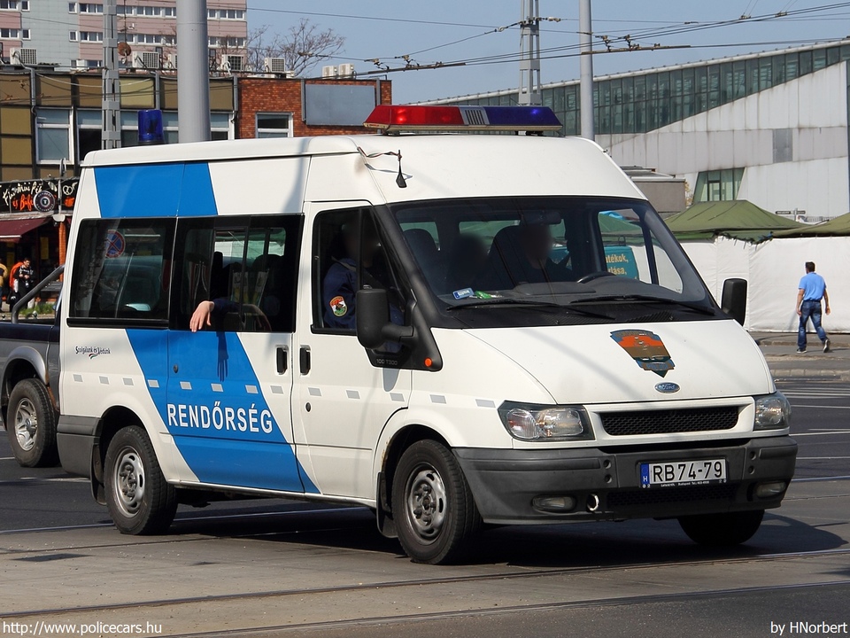 Ford Transit, fotó: HNorbert
Keywords: rendőr rendőrautó rendőrség magyar Magyarország hungarian Hungary police policecar RB74-79