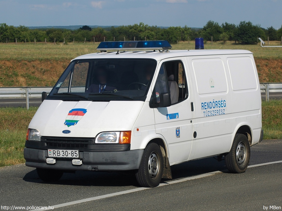 Ford Transit, fotó: MBen
Keywords: rendőr rendőrautó rendőrség magyar Magyarország hungarian Hungary police policecar RB30-85