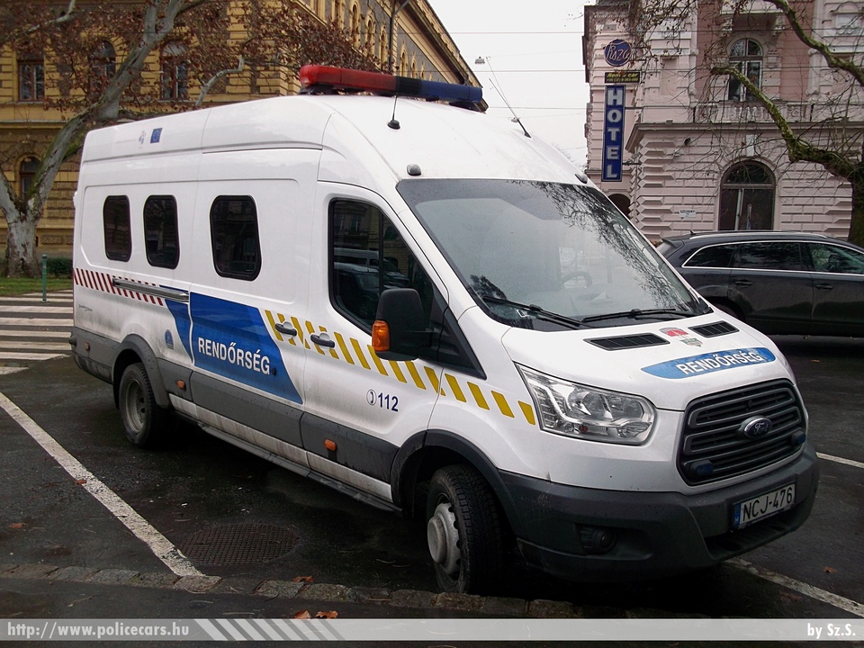 Ford Transit Jumbo, fotó: Sz.S.
Keywords: rendőr rendőrautó rendőrség magyar Magyarország hungarian Hungary police policecar NCJ-476