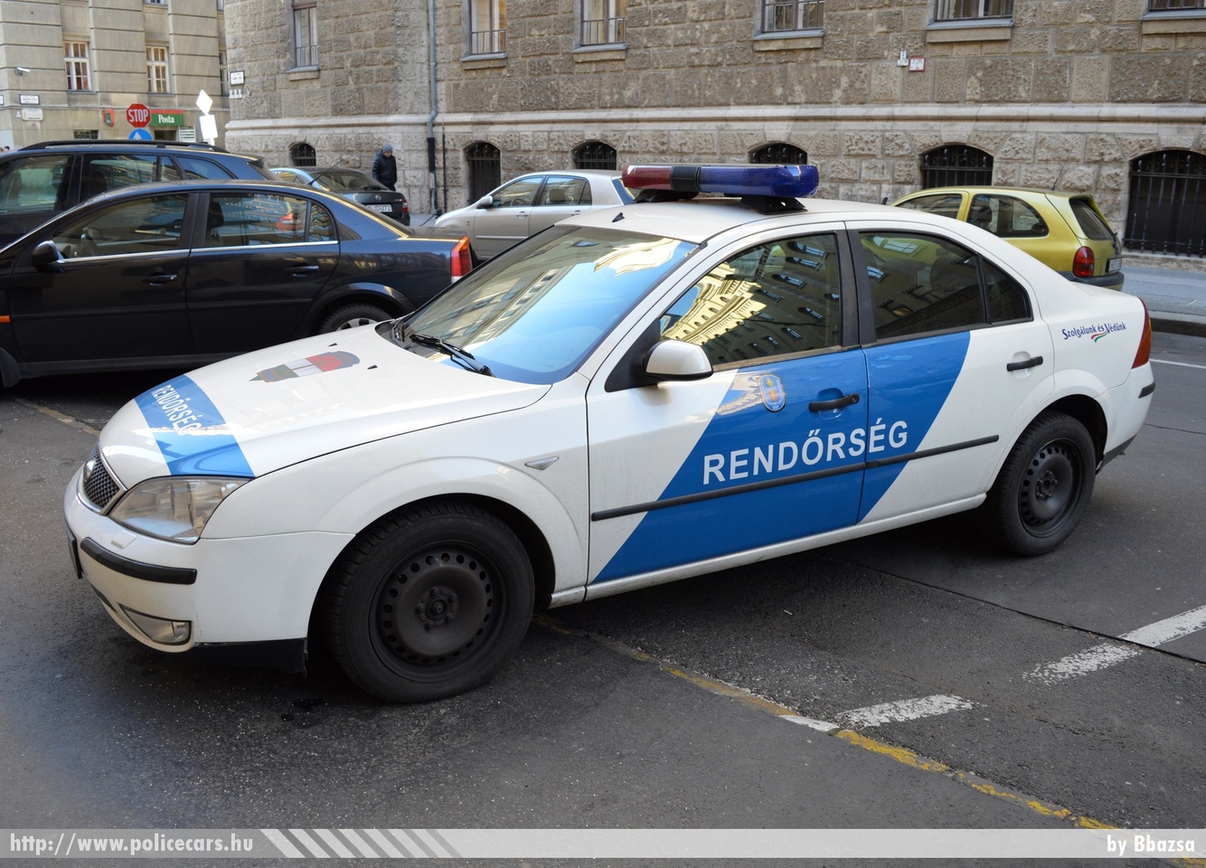 Ford Mondeo, fotó: Bbazsa
Keywords: rendőr rendőrautó rendőrség magyar Magyarország hungarian Hungary police policecar RB73-60