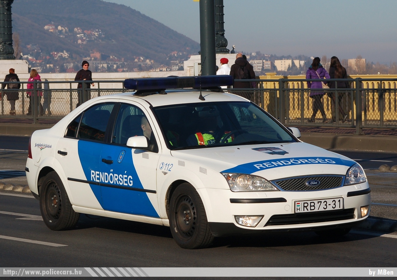 Ford Mondeo, fotó: MBen
Keywords: rendőr rendőrautó rendőrség magyar Magyarország hungarian Hungary police policecar RB73-31