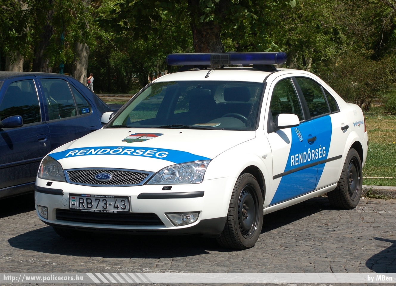 Ford Mondeo, fotó: MBen
Keywords: rendőr rendőrautó rendőrség magyar Magyarország hungarian Hungary police policecar RB73-43