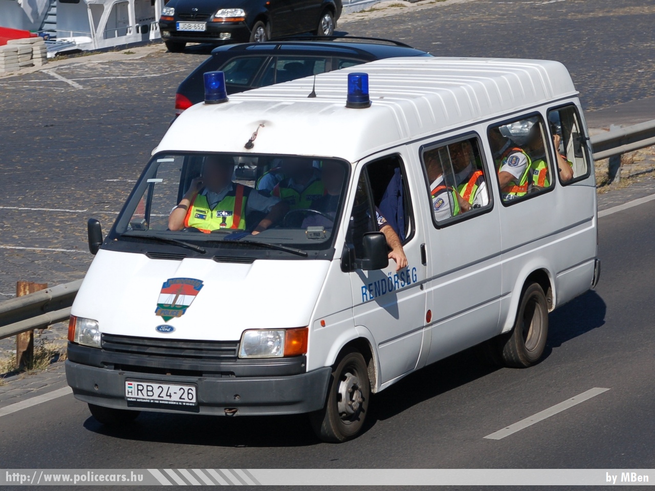 Ford Transit, fotó: MBen
Keywords: rendőr rendőrautó rendőrség magyar Magyarország hungarian Hungary police policecar RB24-26