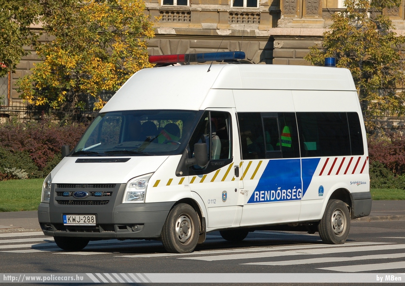 Ford Transit, fotó: MBen
Keywords: rendőr rendőrautó rendőrség magyar Magyarország hungarian Hungary police policecar KWJ-288
