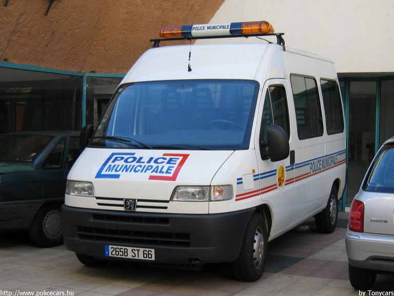 Peugeot Boxer, fotó: Tonycars
Keywords: rendőr rendőrautó rendőrség Franciaország francia
