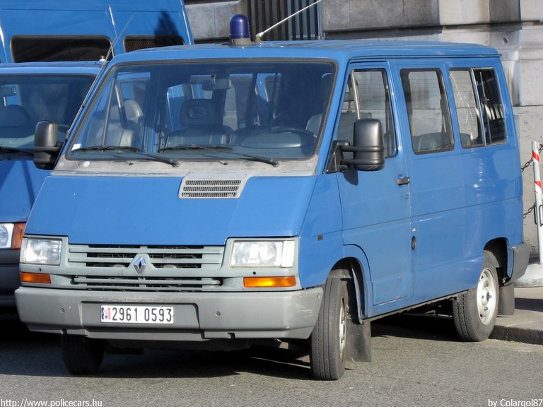 Renault Trafic, fotó: Colargol87
Keywords: rendőr rendőrautó rendőrség Franciaország francia Gendarmerie csendőrség