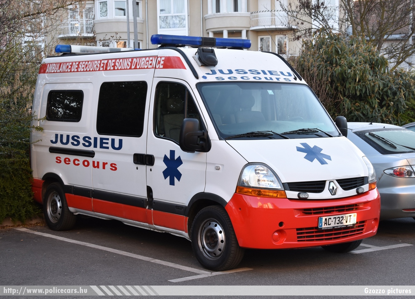 Renault Master, fotó: Gzozzo pictures
Keywords: Hollósi Társai mentő mentőautó francia Franciaország french France ambulance   