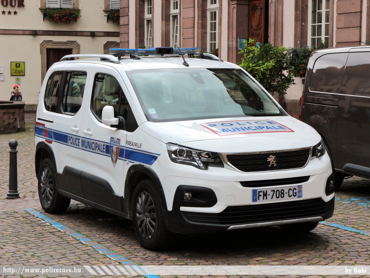 Peugeot Rifter, Ribeauville, fotó: Gabi
Keywords: francia Franciaország rendőr rendőrautó rendőrség french France police policecar