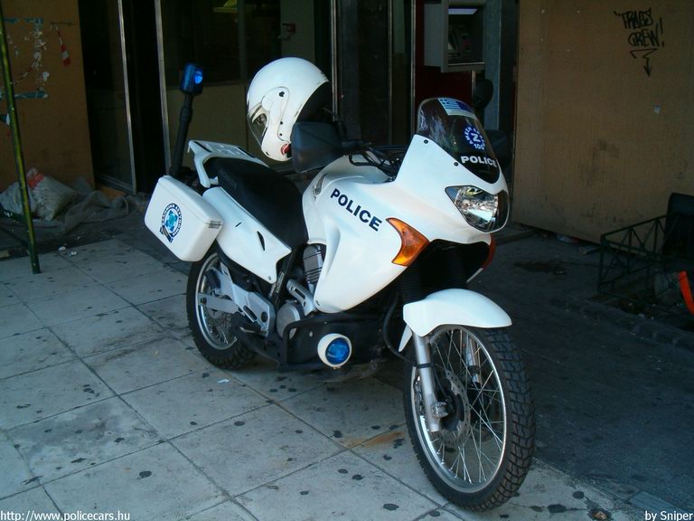 Honda, fotó: sniper
Keywords: rendőr rendőrmotor rendőrség Görögország görög
