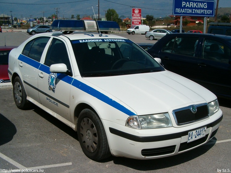 Skoda Octavia, fotó: Sz.S.
Keywords: rendőr rendőrautó rendőrség Görögország görög