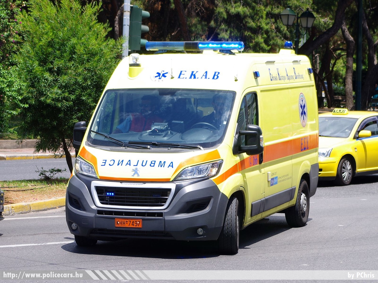 Peugeot Boxer, fotó: PChris
Keywords: görög Görögország mentő mentőautó Greece greek ambulance