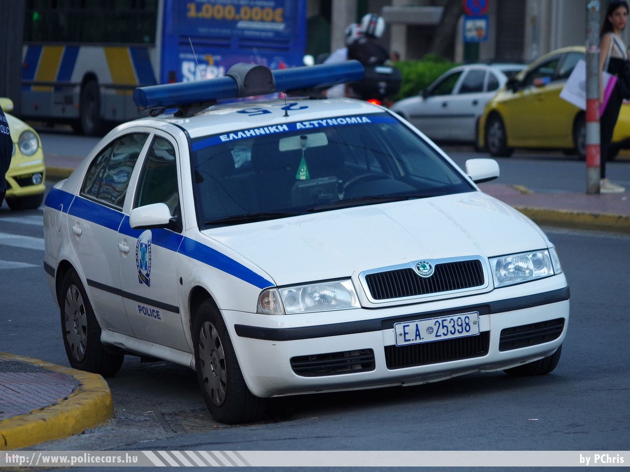 Skoda Octavia, fotó: PChris
Keywords: görög Görögország rendőr rendőrautó rendőrség Greece greek police policecar
