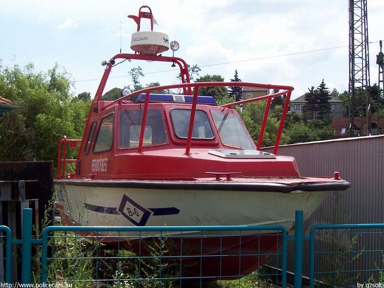 fotó: gzsolti
Keywords: hajó rendőrség rendőr magyar Magyarország rendőrhajó