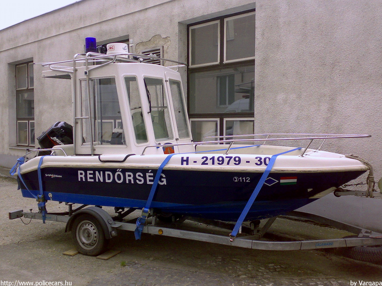 fotó: Vargapa
Keywords: hajó rendőrség rendőr magyar Magyarország rendőrhajó