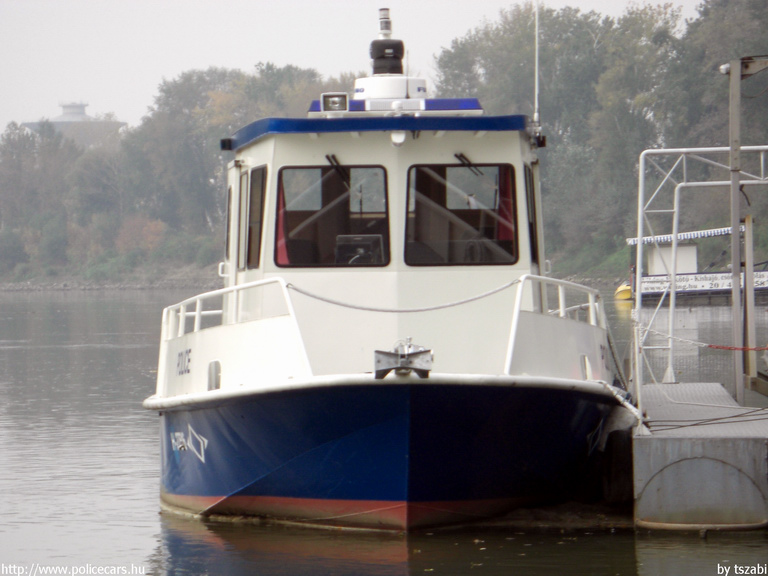 Révkapitány, fotó: tszabi
Keywords: hajó rendőrség rendőr magyar Magyarország rendőrhajó