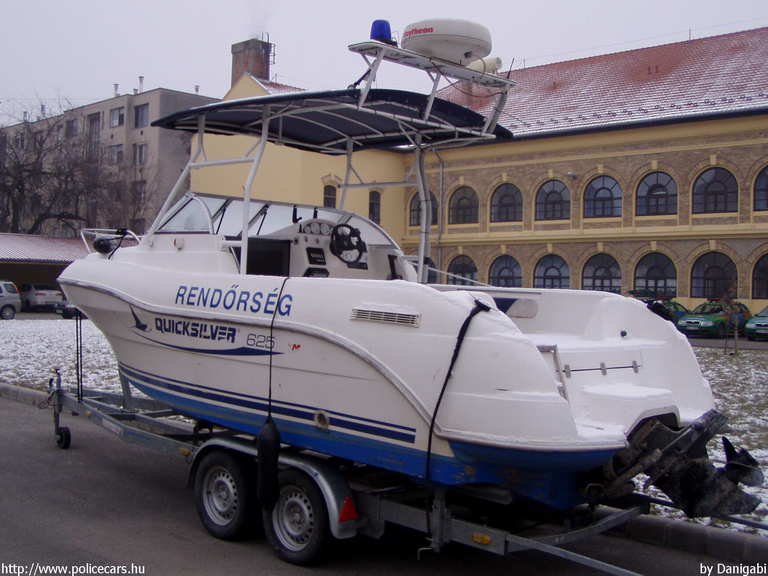 fotó: Danigabi
Keywords: hajó rendőrség rendőr magyar Magyarország rendőrhajó