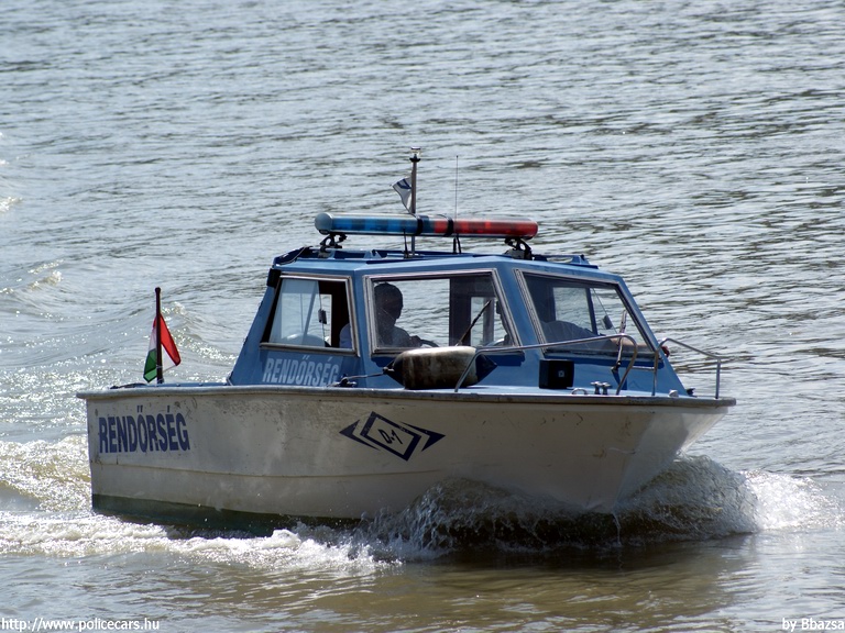 fotó: Bbazsa
Keywords: hajó Magyarország magyar rendőrség rendőr rendőrhajó