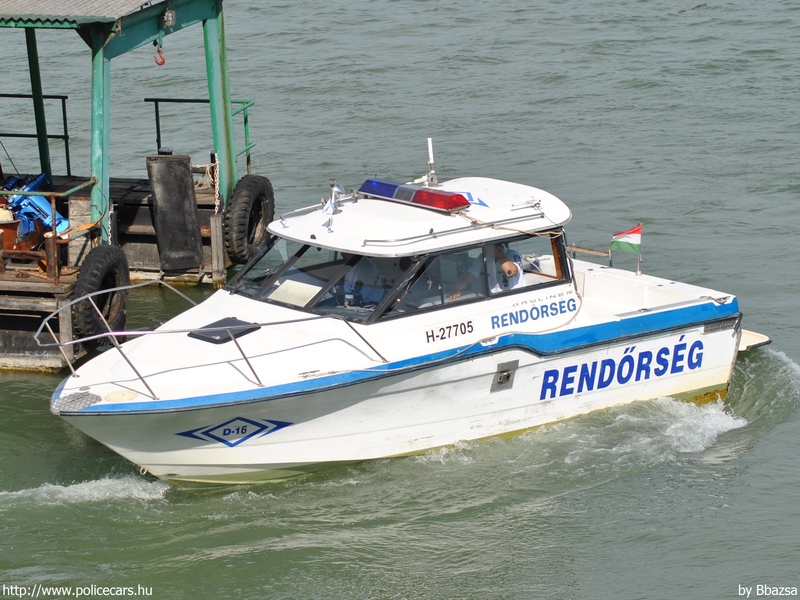 fotó: Bbazsa
Keywords: hajó rendőr rendőrhajó rendőrség magyar Magyarország