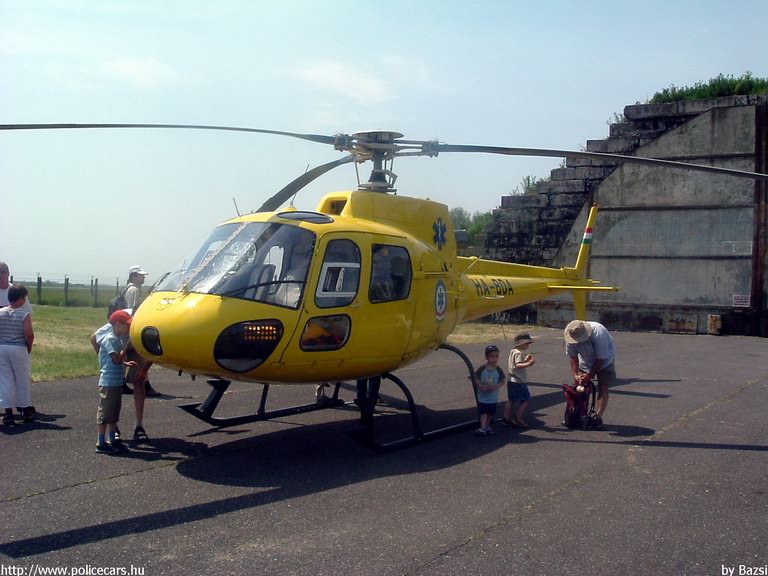 Eurocopter AS-350B Ecureuil, fotó: Bazsi
Keywords: helikopter mentő mentőhelikopter OMSZ magyar Magyarország