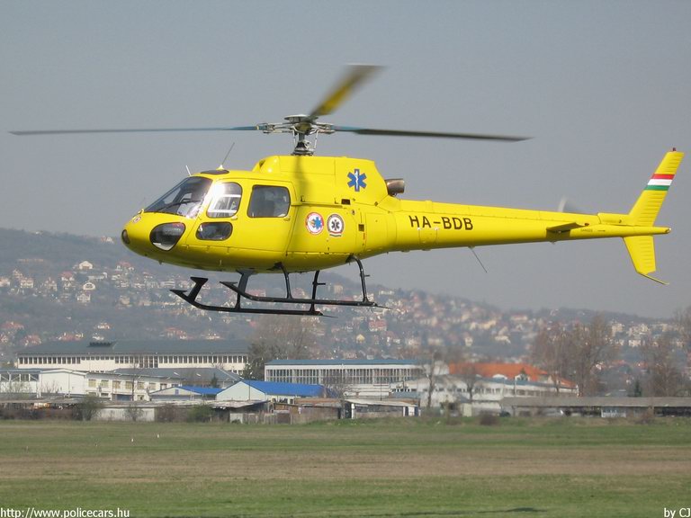Eurocopter AS-350B Ecureuil, Országos Mentõszolgálat, fotó: CJ
Keywords: helikopter mentő mentőhelikopter OMSZ magyar Magyarország