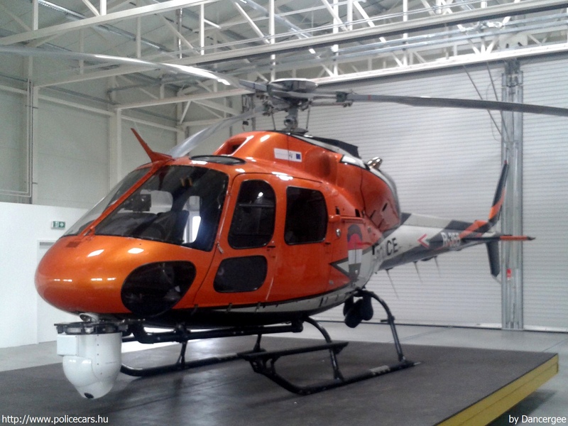 Eurocopter AS355 F2 Twinstar, fotó: Dancergee
Keywords: helikopter rendőr rendőrség magyar Magyarország R-355