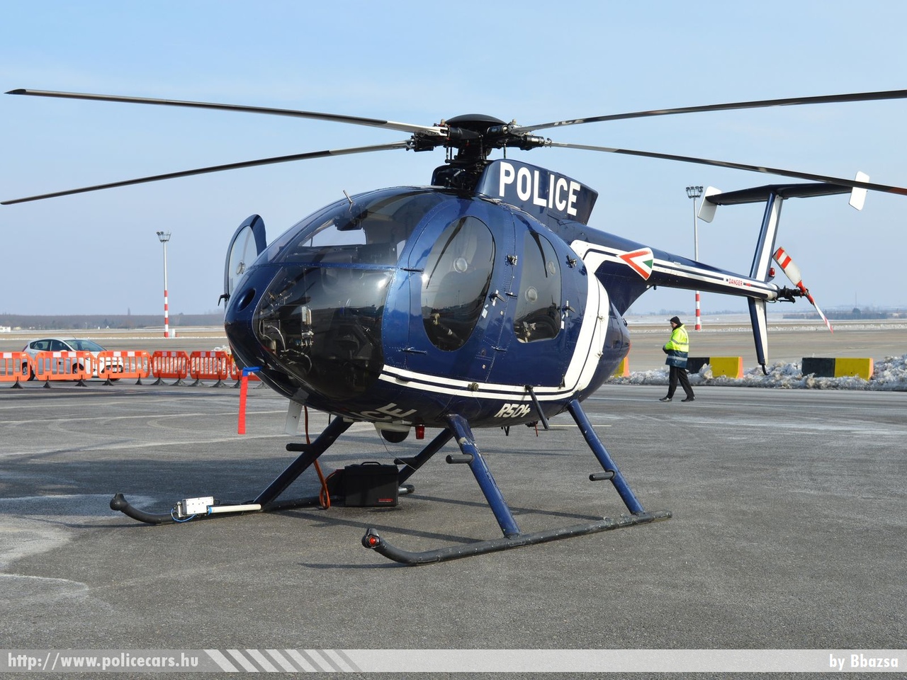 MD-500E, fotó: Bbazsa
Keywords: rendőr rendőrhelikopter helikopter rendőrség magyar Magyarország hungarian Hungary police helicopter R504