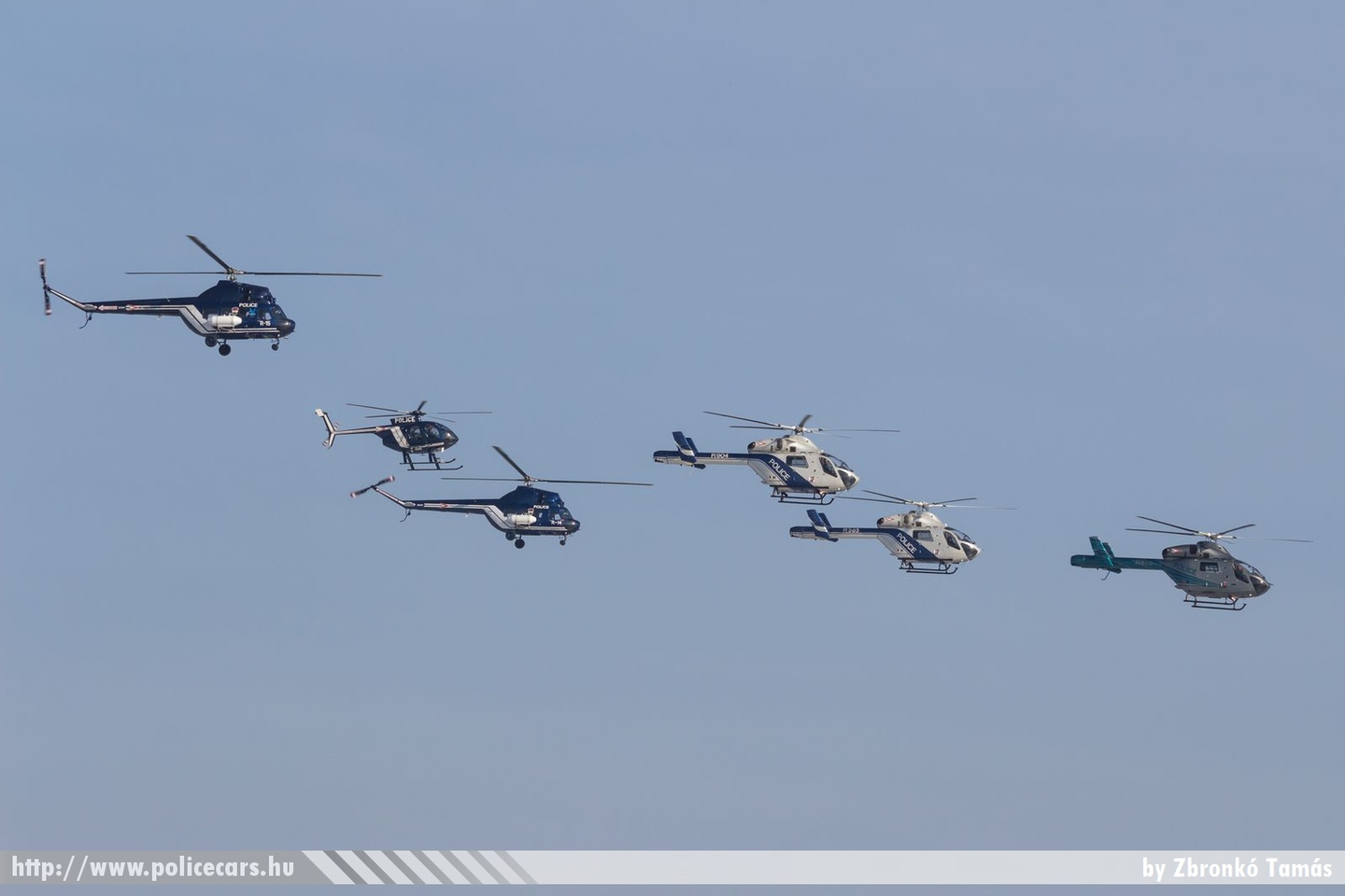 Mil Mi-2, MD-500E, MD-902 Explorer, fotó: Zbronkó Tamás
Keywords: rendőr rendőrhelikopter helikopter rendőrség magyar Magyarország hungarian Hungary police helicopter R-15 R504 R-14 R904 R903 R900
